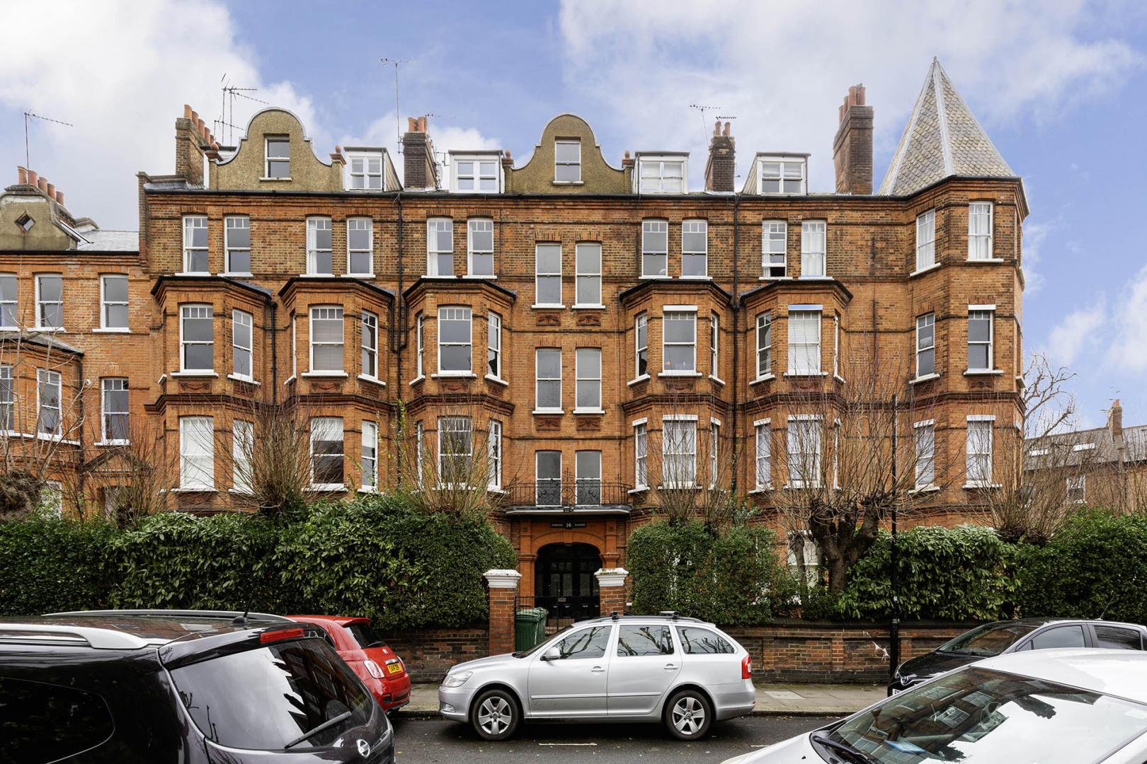 			2 Bedroom, 1 bath, 1 reception Flat			 Fairhazel Gardens, South Hampstead